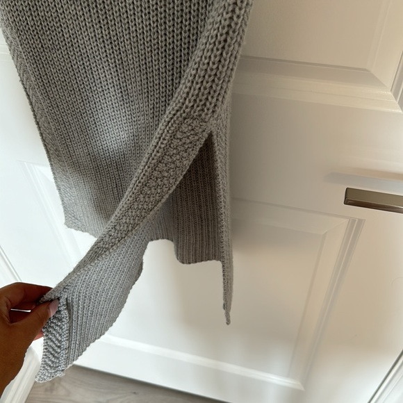 Wilfred Aritzia Sleeveless Merino Wool Knit Sweater - Picture 5 of 8